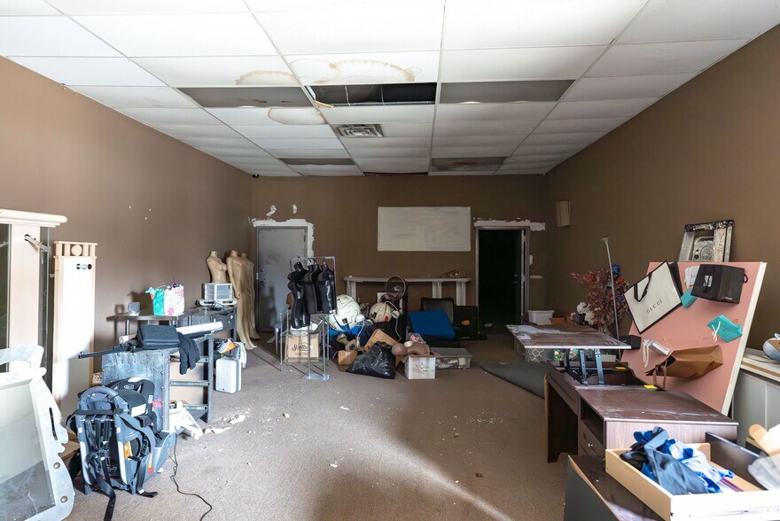 More Photos Of 13703 W McNichols Rd, Detroit General Retail For Sale