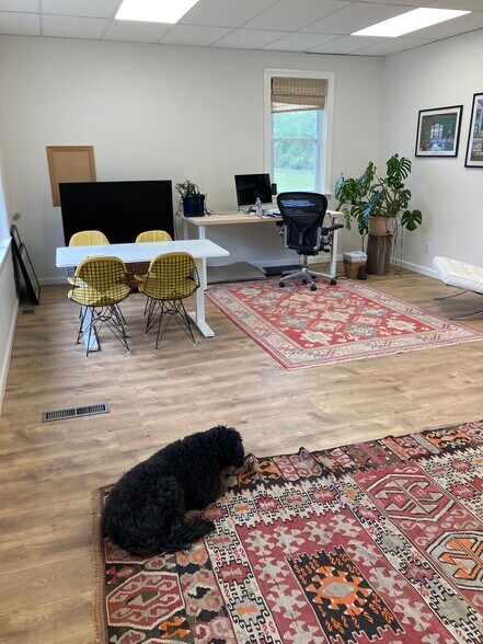 More Photos Of 1041 Main Rd, Westport Office For Lease