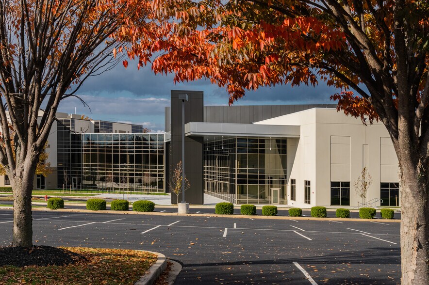 More Photos Of 8484 Progress Dr, Frederick Research And Development For Lease