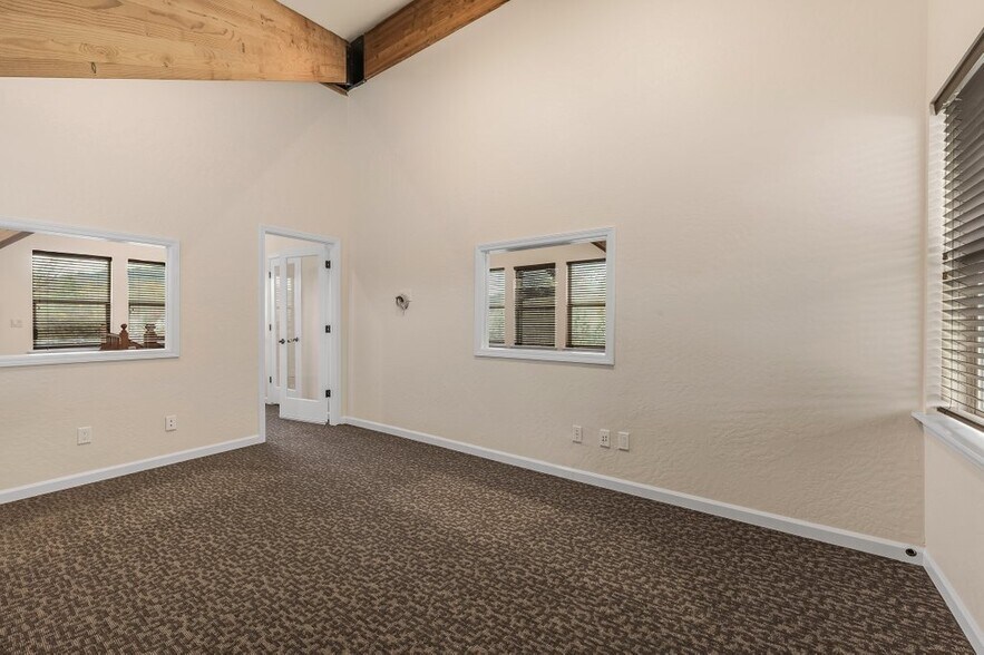 More Photos Of 204 4th, Dover Office For Lease