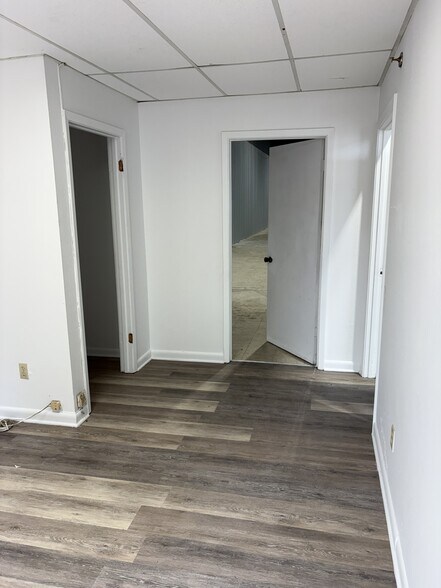 More Photos Of 5904 Financial Plz, Shreveport Industrial For Lease