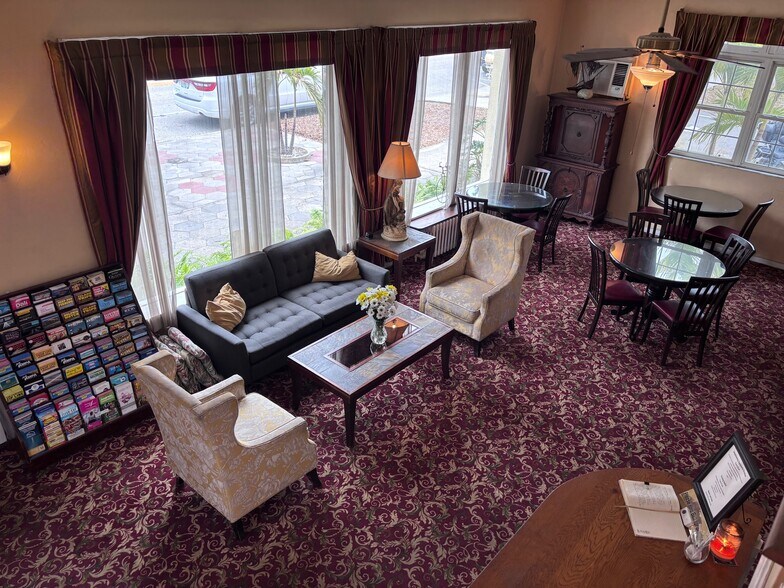 More Photos Of 342 3rd Ave N, Saint Petersburg Hotel For Sale
