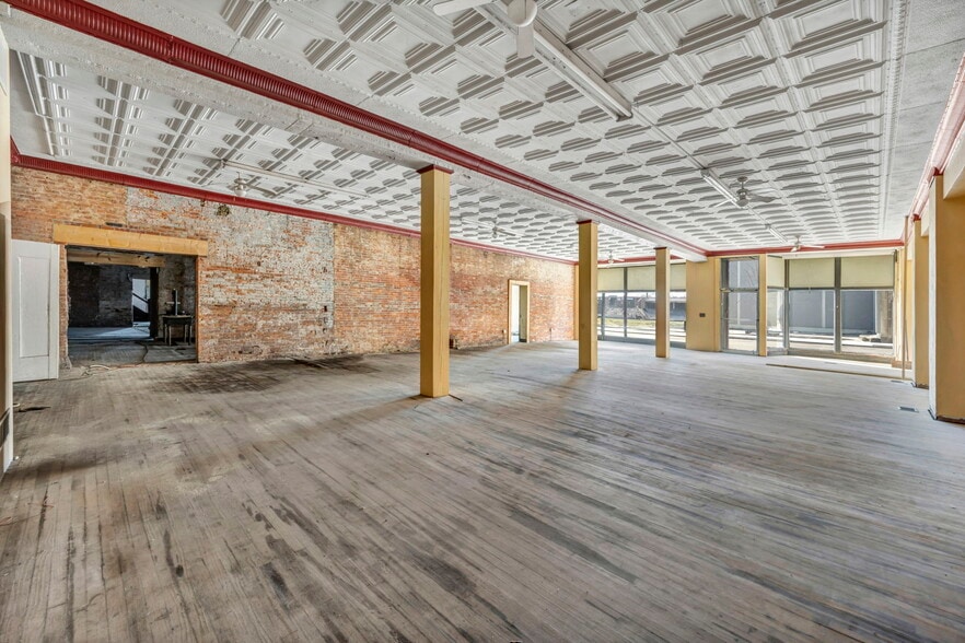 More Photos Of 112-130 Erie St S, Massillon Office For Sale