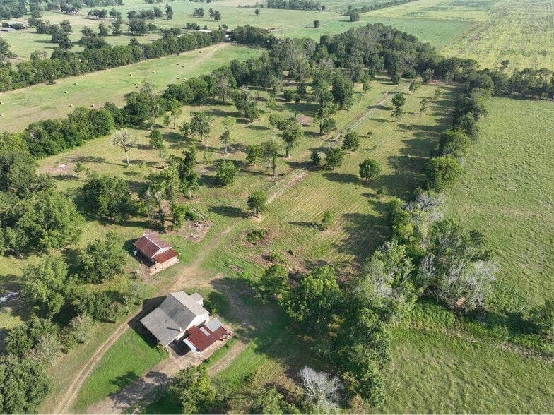 More Photos Of 7751 Highway 1, Boyce Light Manufacturing For Sale