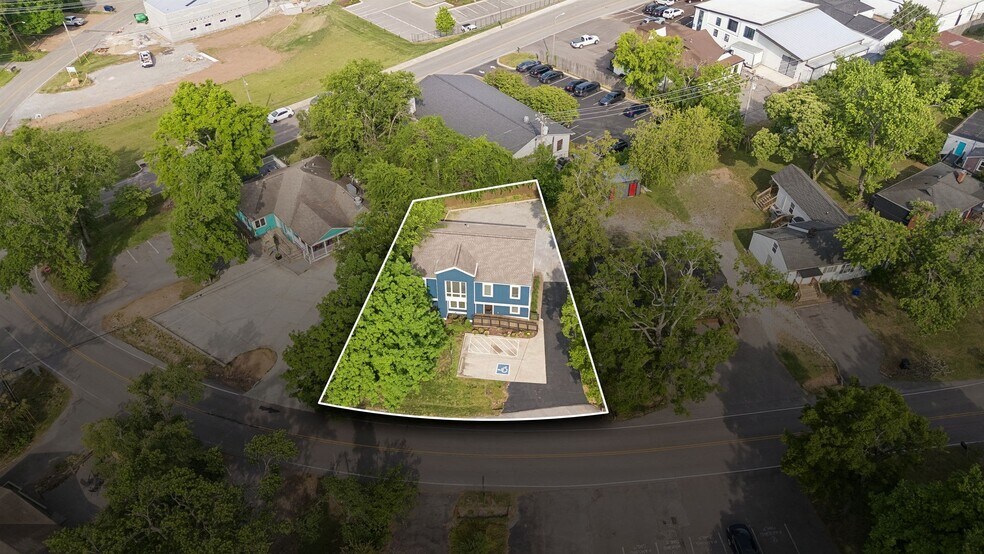 More Photos Of 2831 Azalea Pl, Nashville Office Residential For Lease