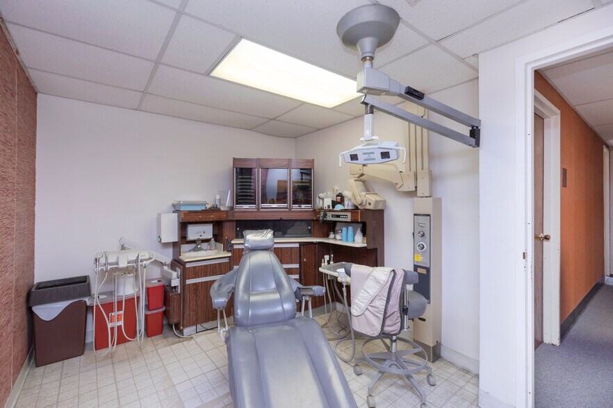 More Photos Of 253 Garth Rd, Scarsdale Medical For Sale