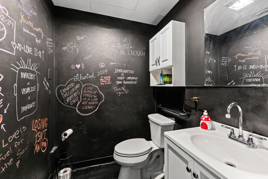 More Photos Of 3007 W Cypress St, Tampa General Retail For Sale
