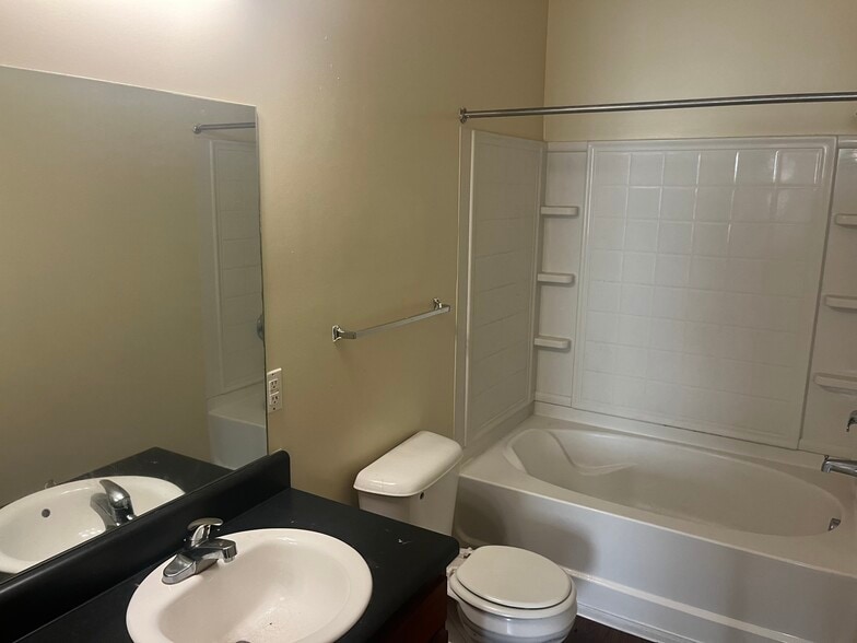 More Photos Of 500 Mendel Ave, Thomson Apartments For Sale