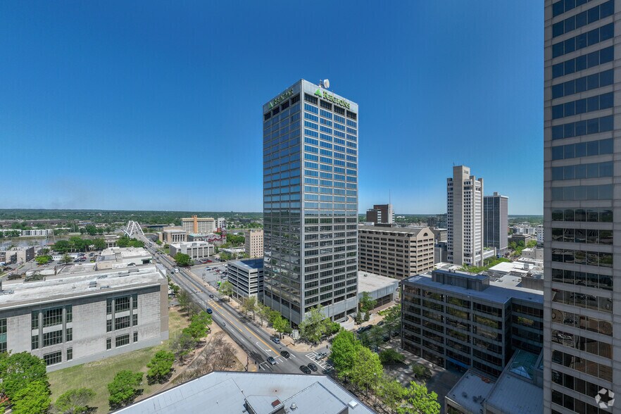 More Photos Of 400 W Capitol Ave, Little Rock Coworking Space