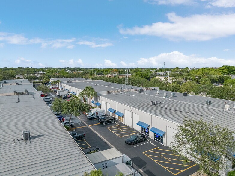 More Photos Of 4110 Enterprise Ave, Naples Unknown For Lease