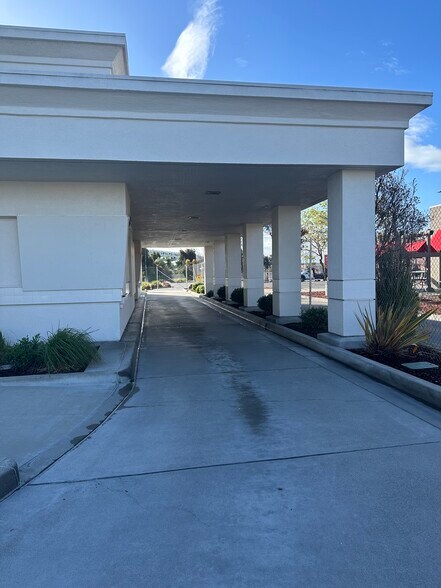 More Photos Of 8300 Oakport St, Oakland General Retail For Sale