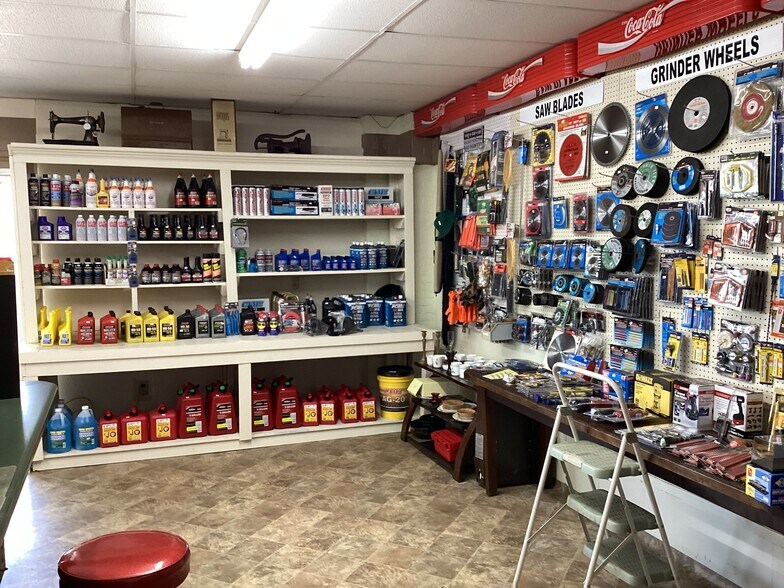 More Photos Of 7811 Main, Dozier Freestanding For Sale