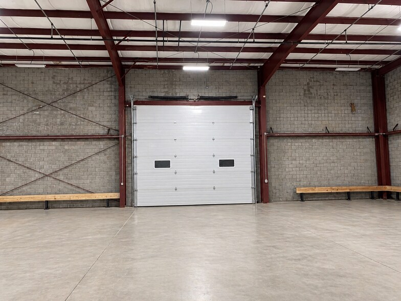 More Photos Of 56 Wendling way, Elkview Industrial For Lease