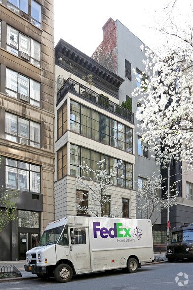 More Photos Of 10 E 22nd St, New York Apartments For Lease