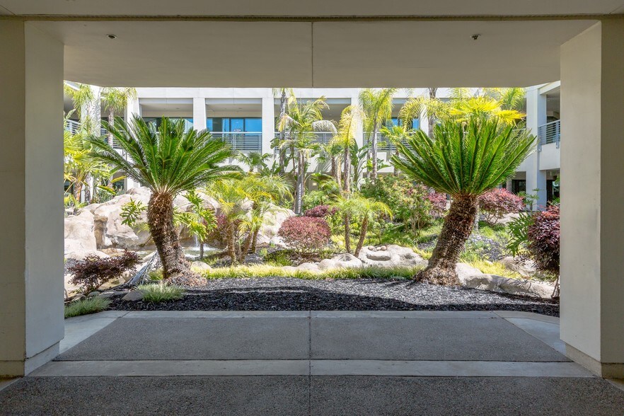 More Photos Of 300 Harding Blvd, Roseville Office For Lease
