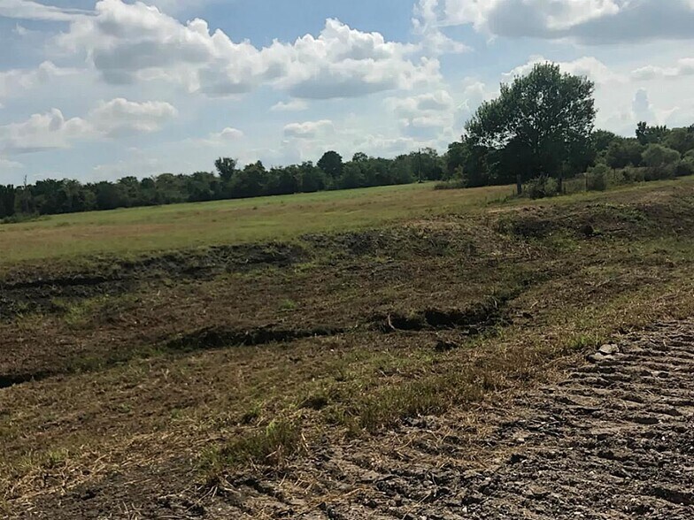 More Photos Of 3210 Hwy 35, Alvin Land For Sale