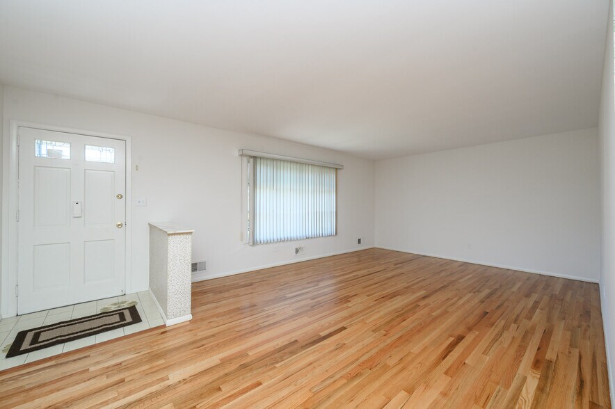 More Photos Of 373 Ford Ave, Fords Medical For Sale