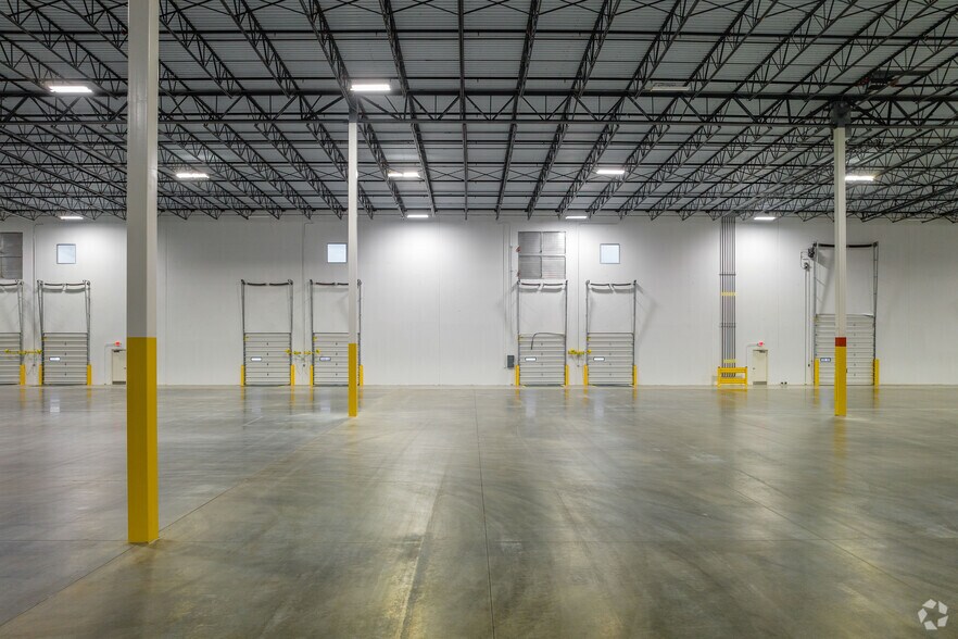 More Photos Of 121 Airpark Ctr E, Nashville Unknown For Lease