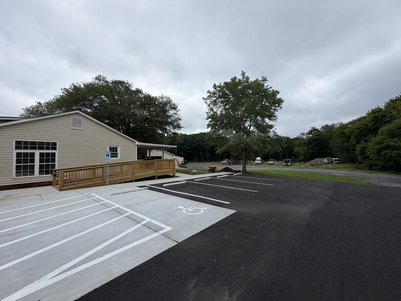 More Photos Of 424 Mt Phillips St, Rock Hill General Retail For Lease