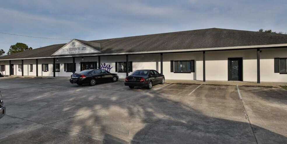More Photos Of 689 Deltona Blvd, Deltona Office Residential For Sale
