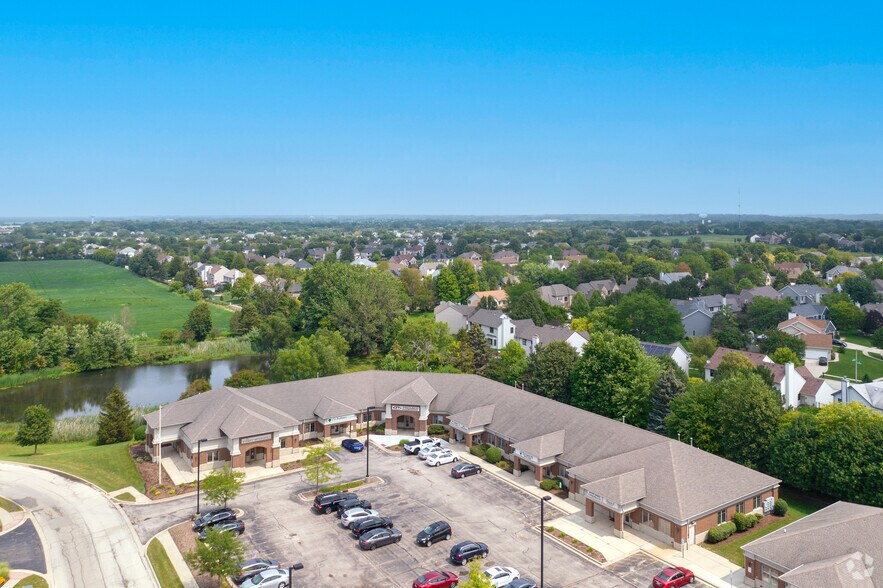 More Photos Of 1437-1457 Merchant Dr, Algonquin Medical For Sale