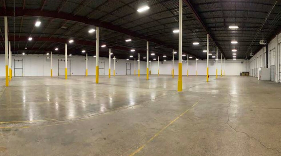 More Photos Of 4225-4331 Dues Dr, Cincinnati Warehouse For Lease