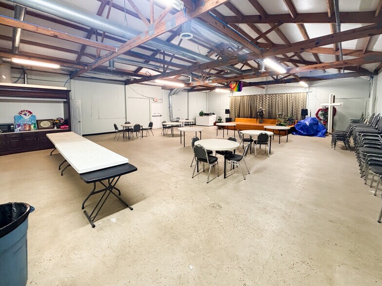 More Photos Of 7860A Dorchester Rd, North Charleston Distribution For Sale