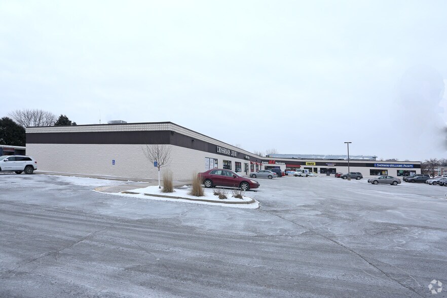 More Photos Of 471-497 Marschall Rd, Shakopee General Retail For Lease
