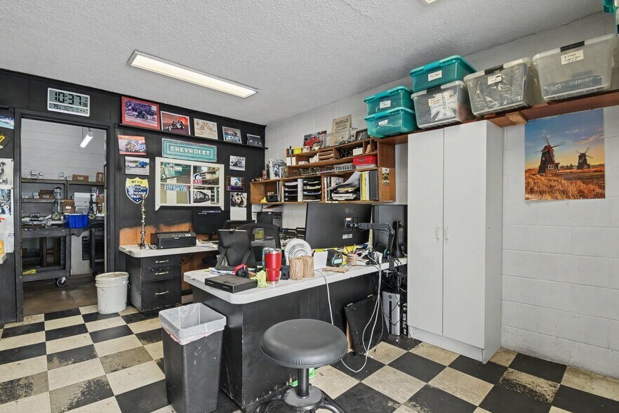 More Photos Of 1235-1239 Cushman Ave, San Diego Service For Sale