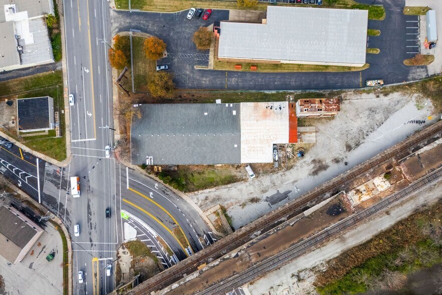 More Photos Of 335 Baxter Ave, Louisville Warehouse For Lease