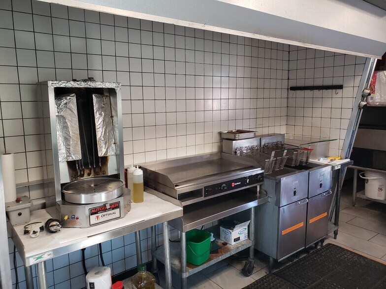 More Photos Of 1550 Gulf Shores Pky, Gulf Shores General Retail For Sale
