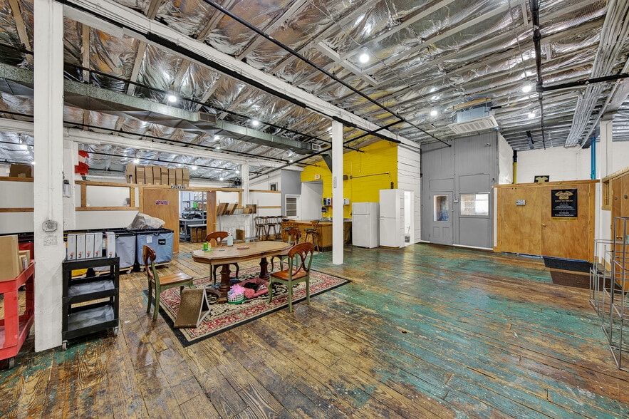 More Photos Of 24 Johnes St, Newburgh Light Manufacturing For Lease