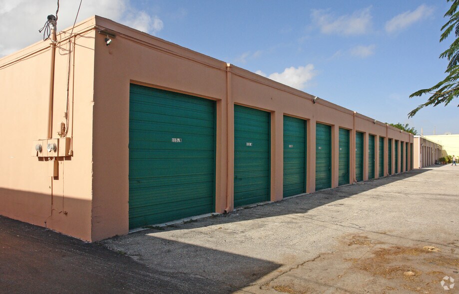 More Photos Of 1110-1132 SW 1st Way, Deerfield Beach Warehouse For Lease