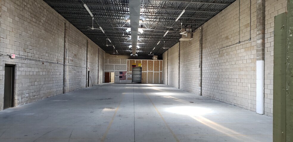 More Photos Of 134 N 10th St, Kenilworth Warehouse For Lease