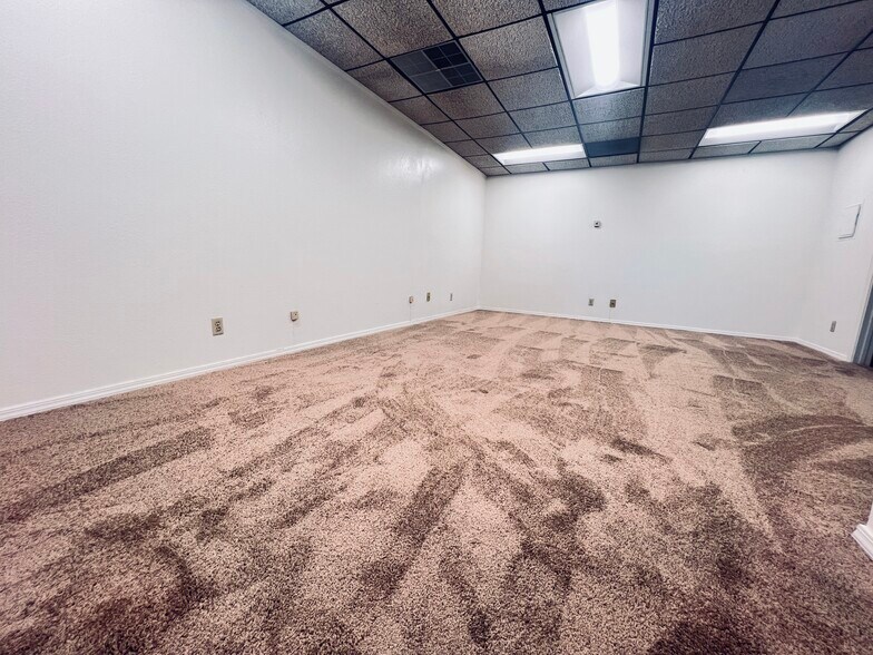 More Photos Of 365 Broadway, El Cajon Office For Lease