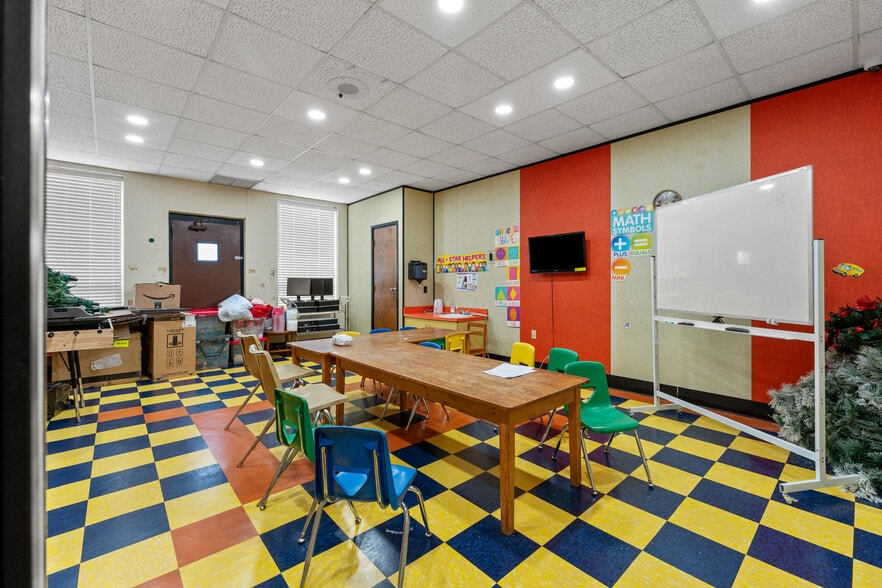 More Photos Of 3411 Covington Pike, Memphis Religious Facility For Sale