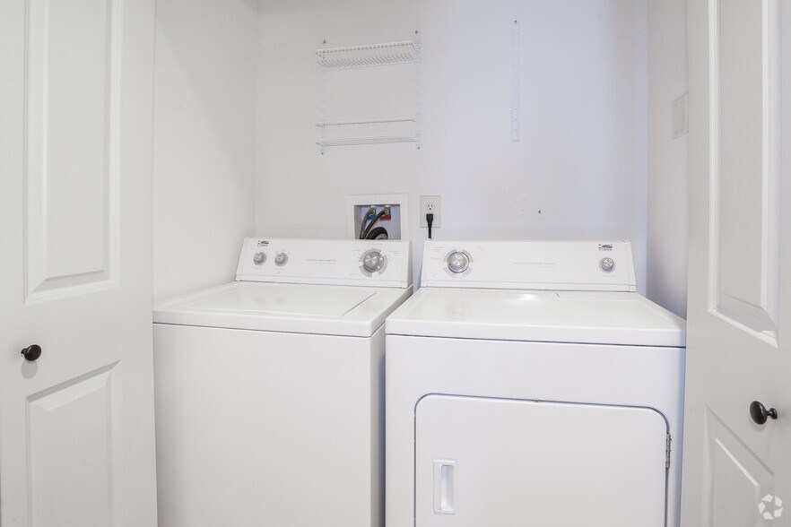 More Photos Of 630 NW Yennie St, Grain Valley Apartments For Lease