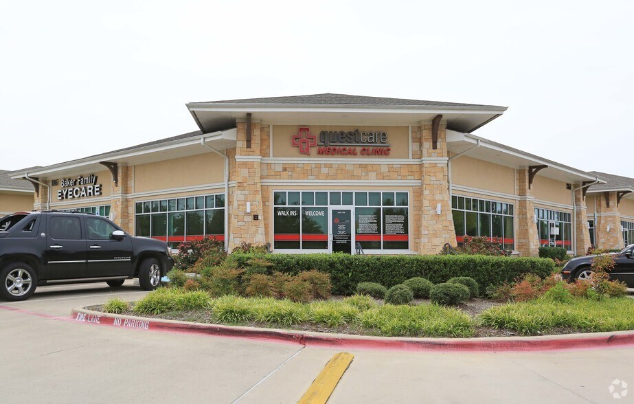 Primary Photo Of 8861 Davis Blvd, Keller Medical For Lease