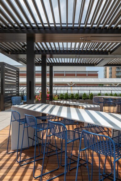 More Photos Of 5404 Wisconsin Ave, Chevy Chase Office For Lease
