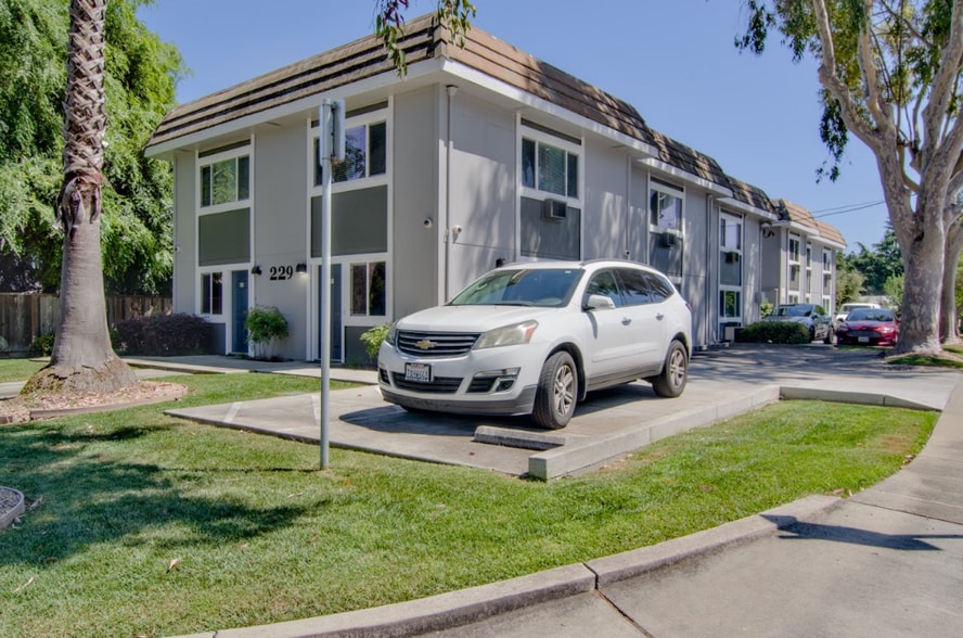 More Photos Of 229 Polaris Ave, Mountain View Office For Lease