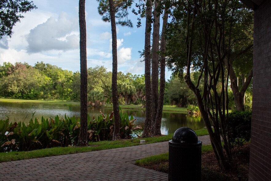 More Photos Of 12425 28th St N, Saint Petersburg Office For Lease