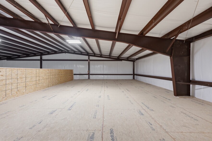 More Photos Of 300 Midridge Ln, Pelham Warehouse For Lease