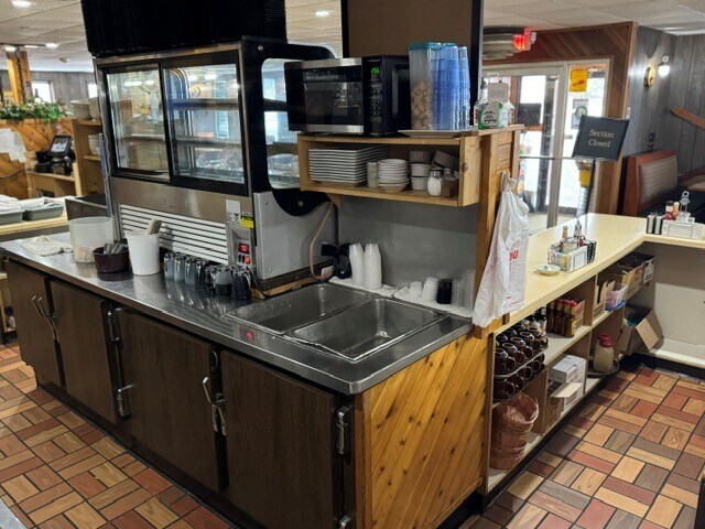 More Photos Of 244 N Pioneer Park Rd, Westfield General Retail For Lease
