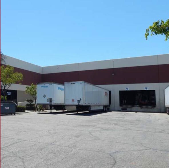 More Photos Of 5950 Corvette St, Commerce Warehouse For Lease