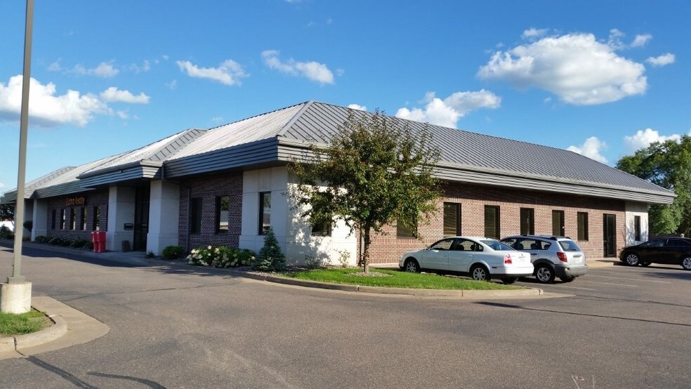 More Photos Of 1903 Keith St, Eau Claire Medical For Lease