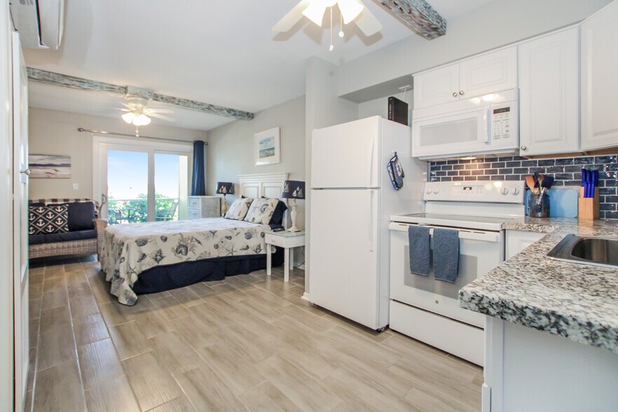 More Photos Of 3226 Stringfellow Rd, Saint James City Apartments For Sale