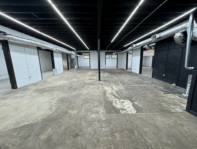 More Photos Of 792 SW Windsor St, Atlanta Warehouse For Lease