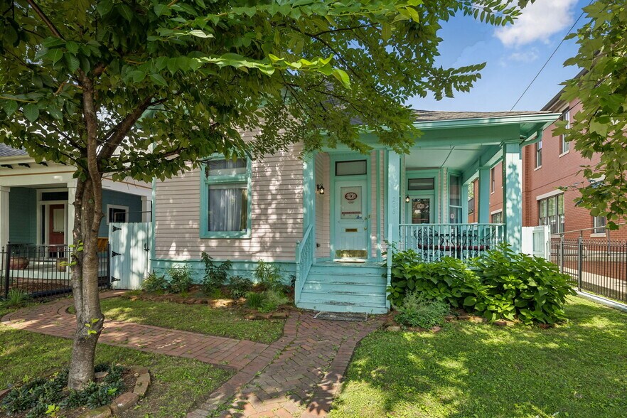 Primary Photo Of 206 S 11th St, Nashville Office For Sale