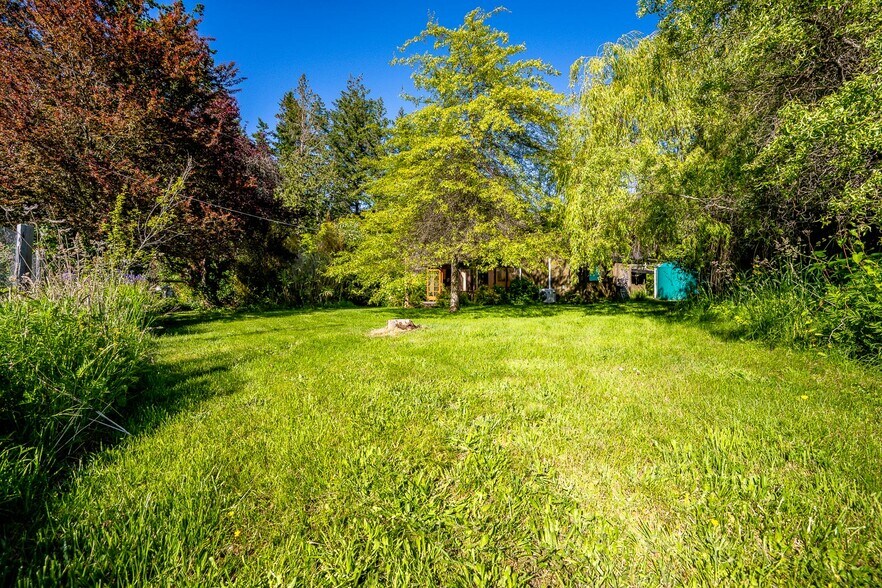 More Photos Of 1885 Central Rd, Hornby Island Land For Sale