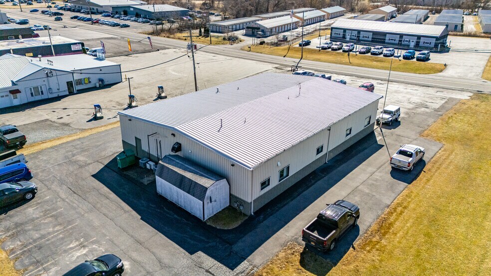 More Photos Of 636 W Washington St, Geneva Office For Sale